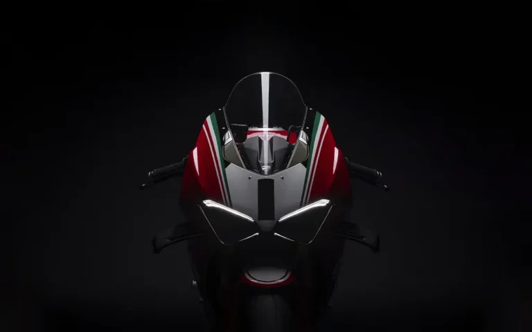 Performance / Sport: Ducati Panigale V4 SP2 30° Anniversario 916 — A Tribute Worth Drooling Over