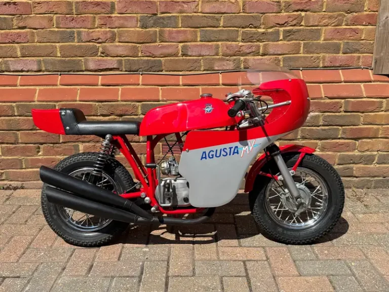 MV August mini replica